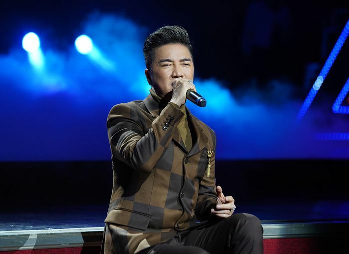 Ca sĩ Đàm Vĩnh Hưng tham gia chương trình Quà tặng Giáng sinh 2019